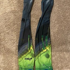 ASICS Chill Arm Sleeves/ Warmers XS